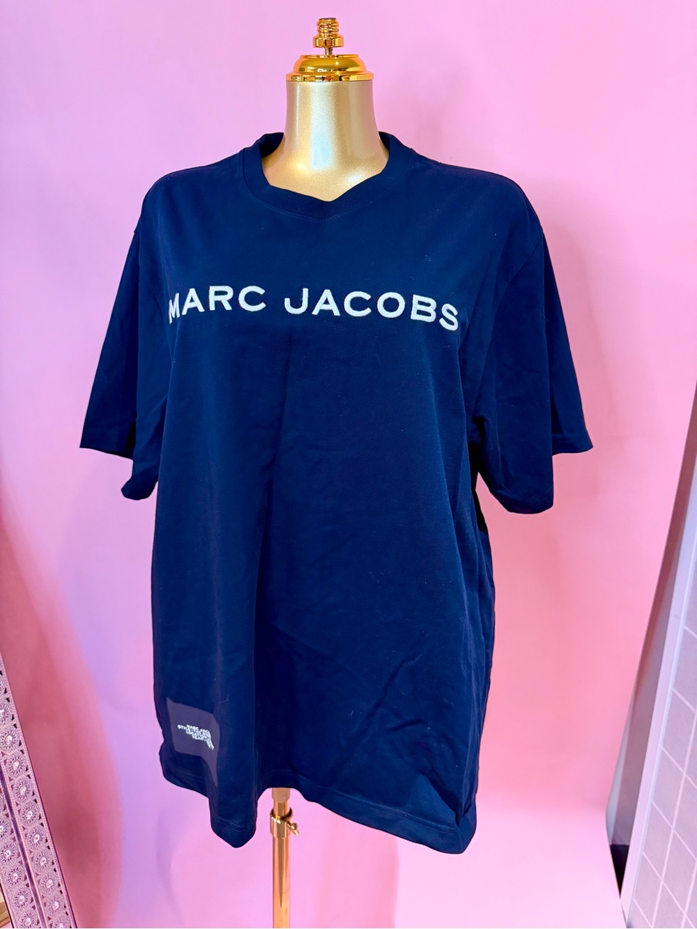 Marc Jacobs Oversized Black T-Shirt with White Logo - Picture 2 of 6